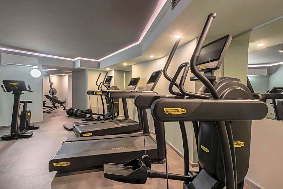 Wasserturm Hotel Cologne, Curio Collection by Hilton