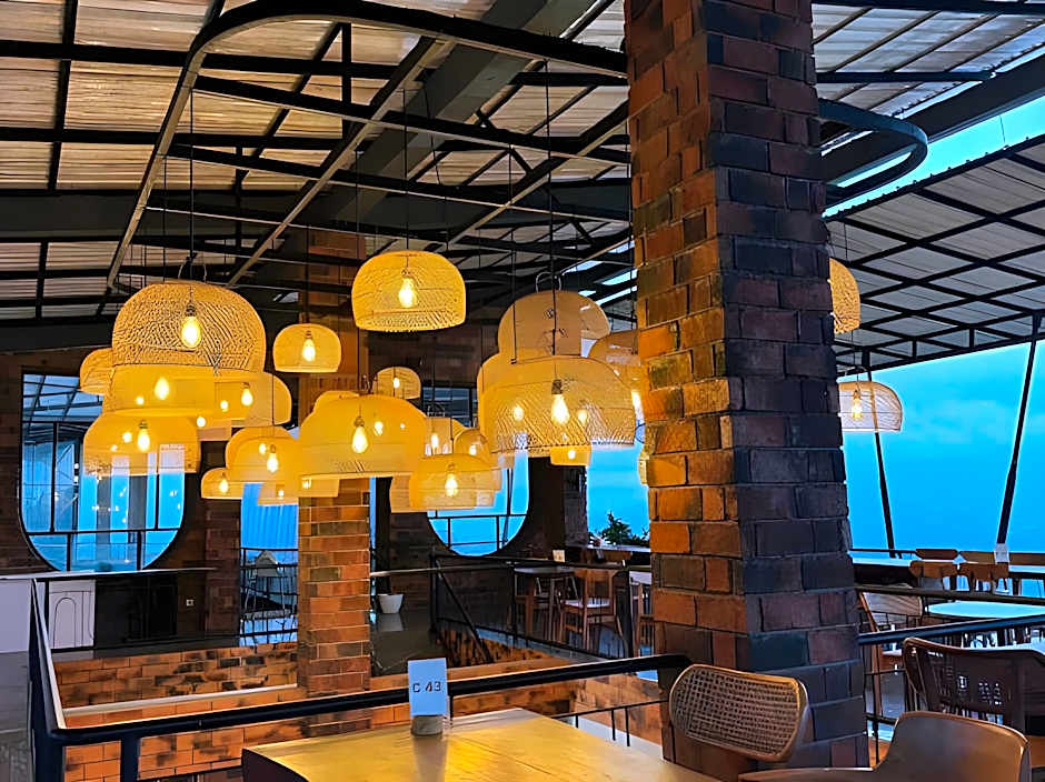 Caldera Hotel & Restaurant