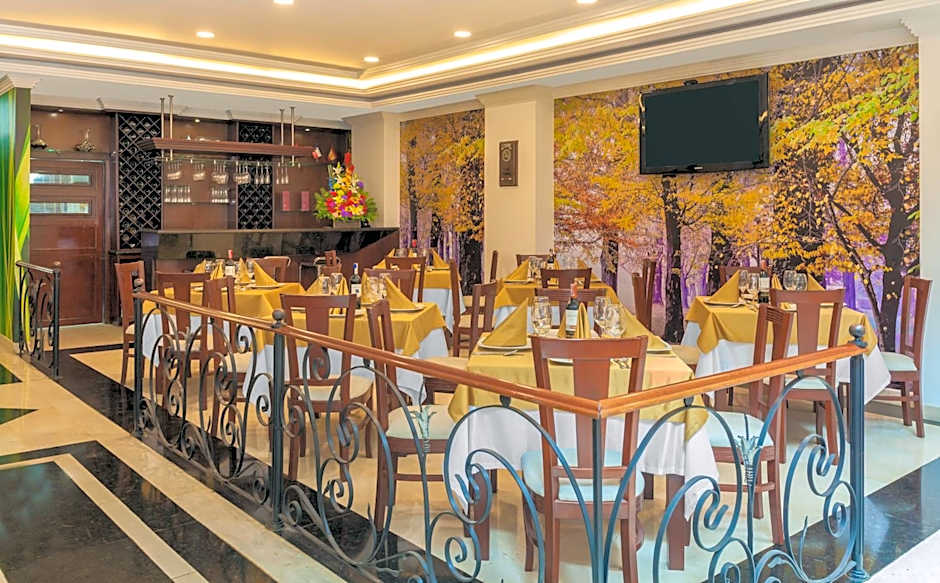 Hotel Embassy Park