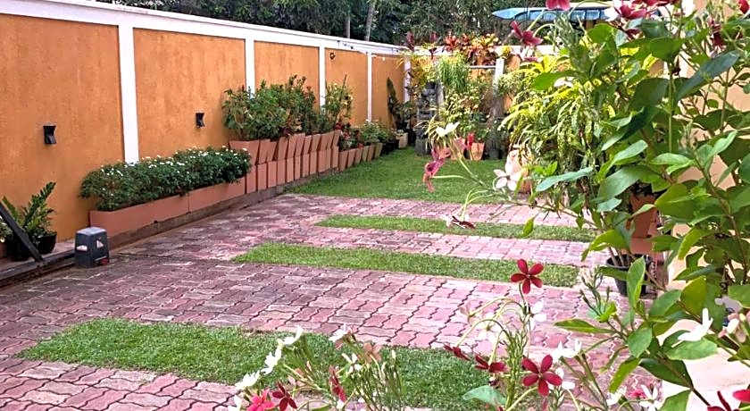 Lahiru Airport Villa