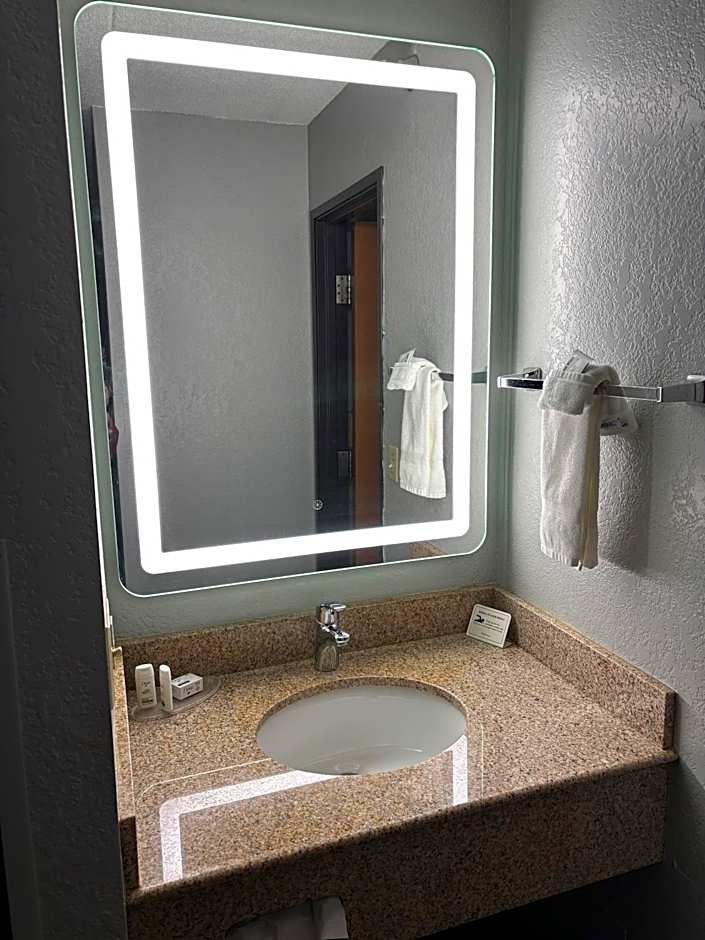 AmericInn by Wyndham Albert Lea