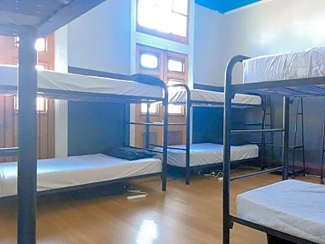 Bed in 6-Bed Mixed Dormitory Room