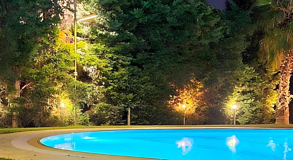 PARNIS PALACE HOTEL SUITES