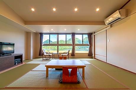 Standard Japanese-Style-Room 26 square yards (River Side) - Shared Bathroom - Non-Smoking
