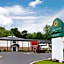 La Quinta Inn & Suites by Wyndham Buffalo Airport