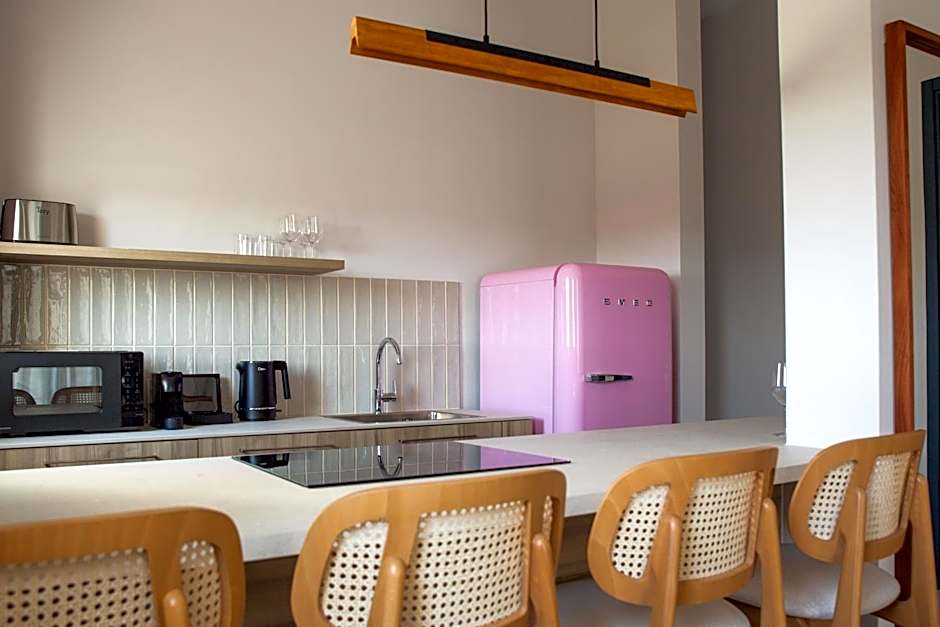 Larnaca LIV & CO Suites
