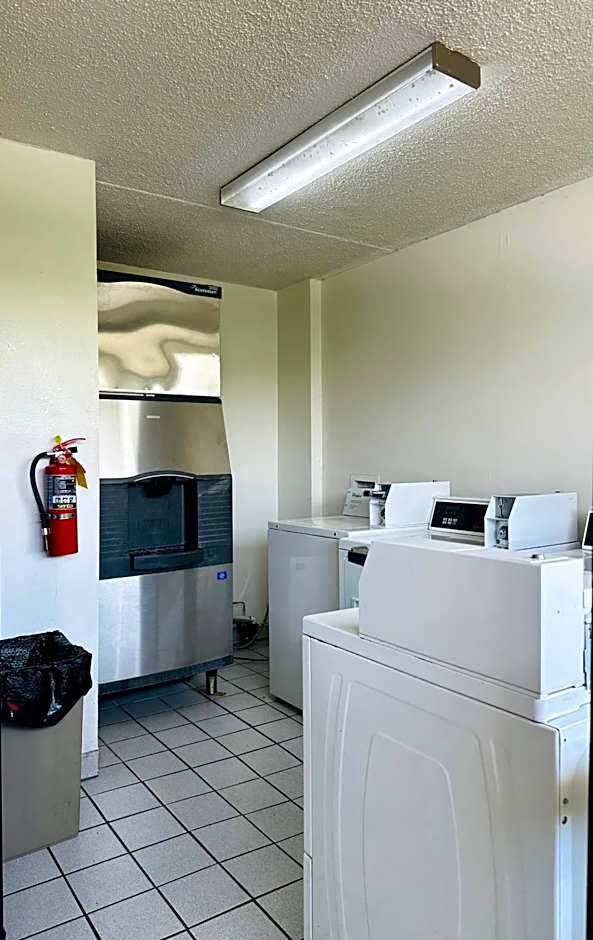 Days Inn by Wyndham Kansas City Northeast