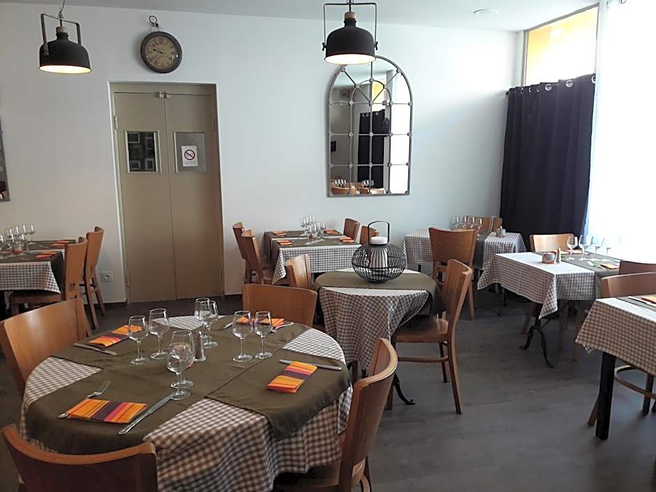 Hôtel-Restaurant "Chez Carrière"