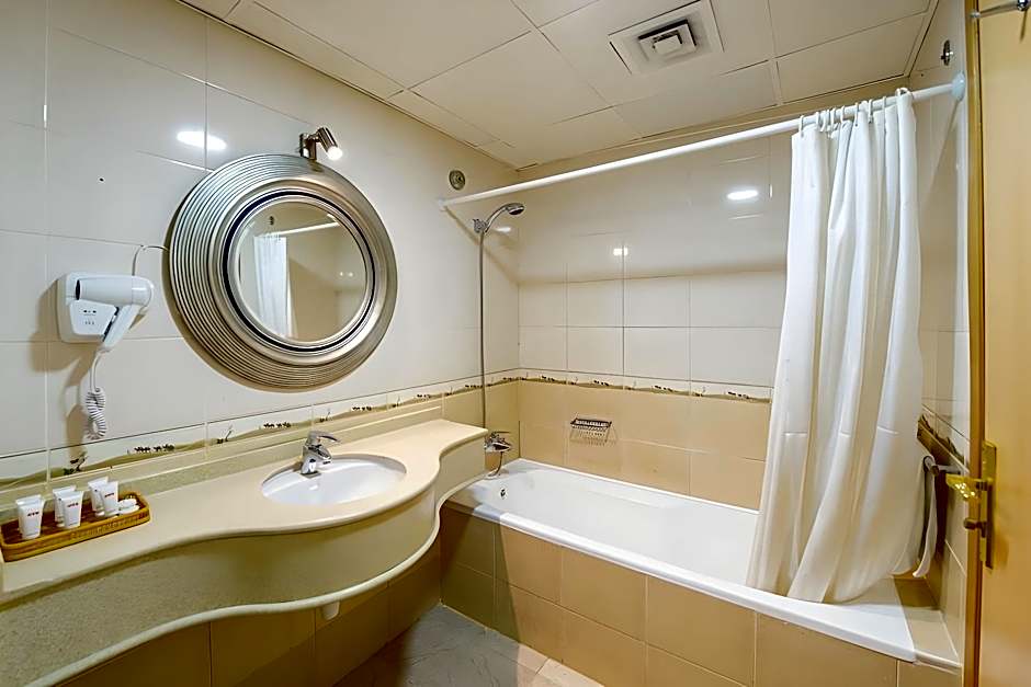 Crystal Plaza Hotel