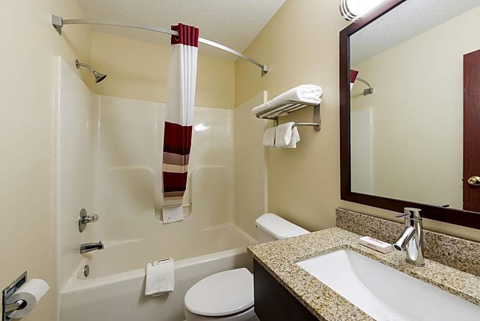 Red Roof Inn Auburn