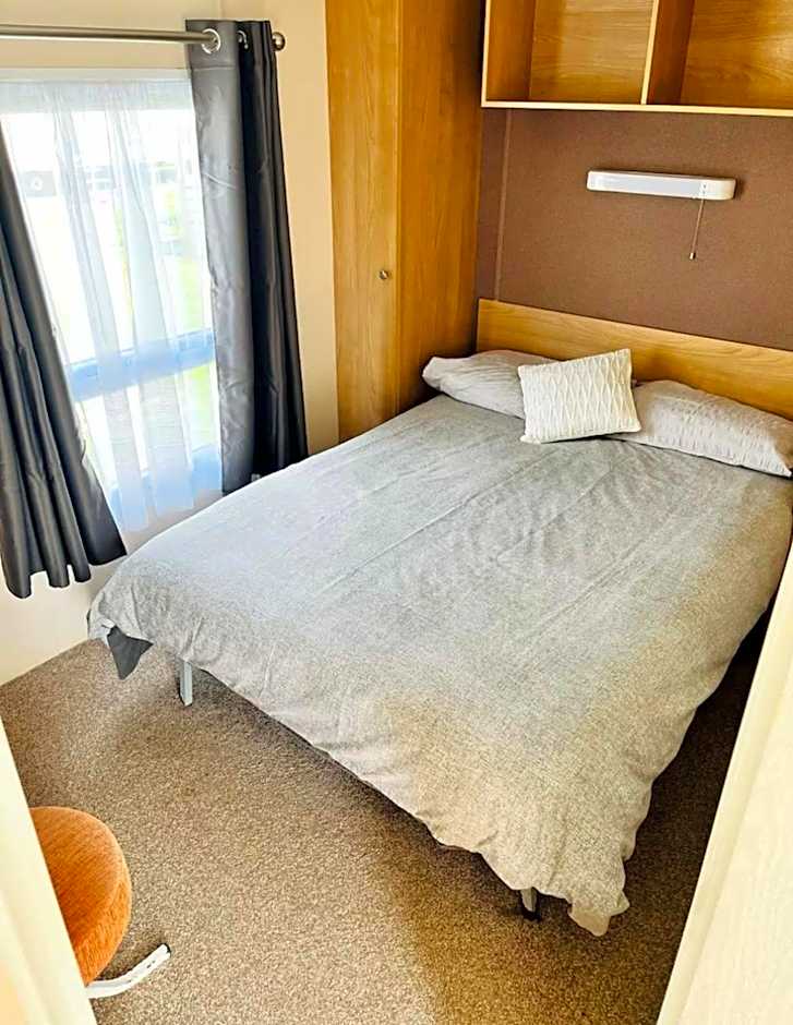 4 Bedroom Holiday Home in Seasalter Whitstable