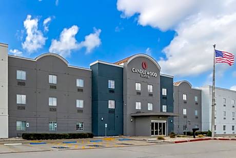 Candlewood Victoria by IHG