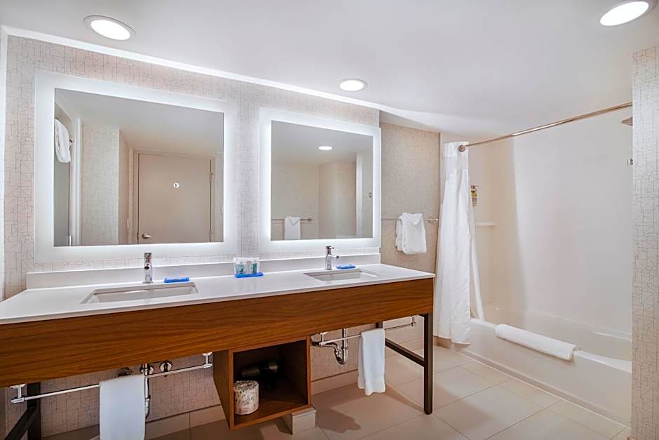 Holiday Inn Express-Langley By IHG