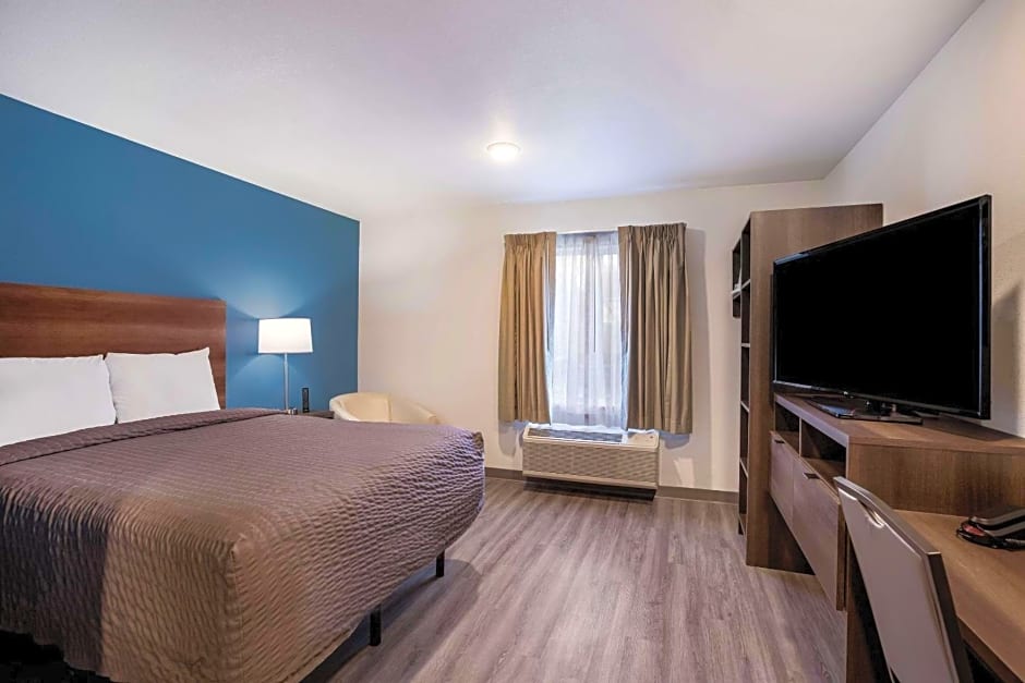 WoodSpring Suites Detroit Madison Heights