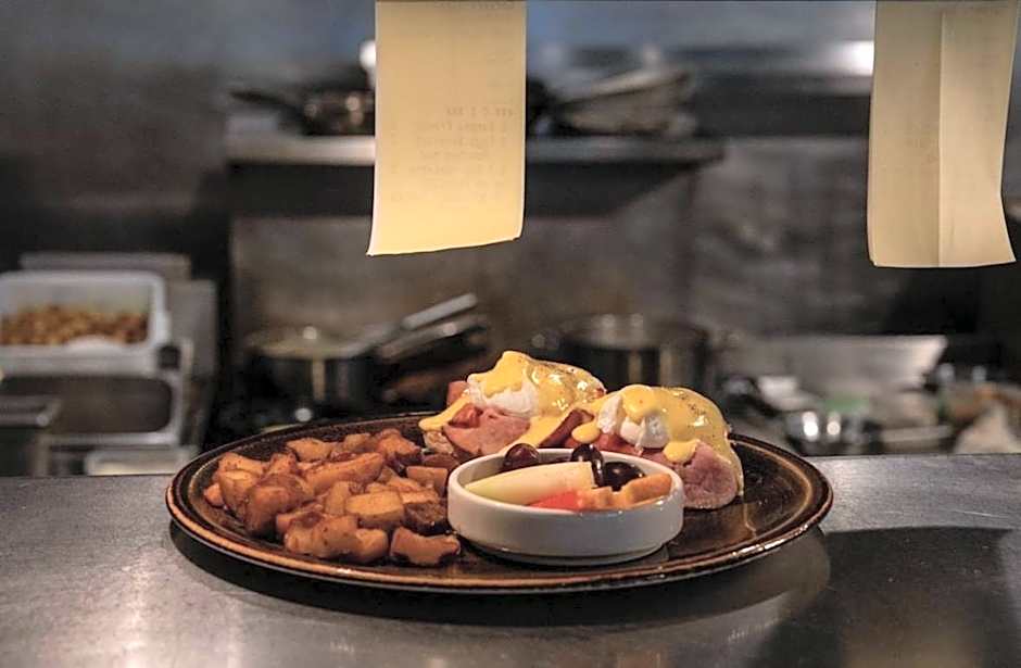 DoubleTree by Hilton St. John's Harbourview