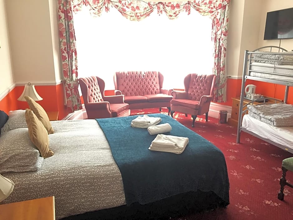 Welbeck Hotel - Close to Beach, Train Station & Southend Airport