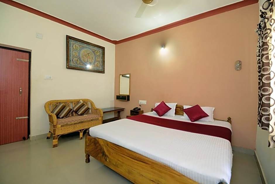 Goroomgo Surya Inn Konark
