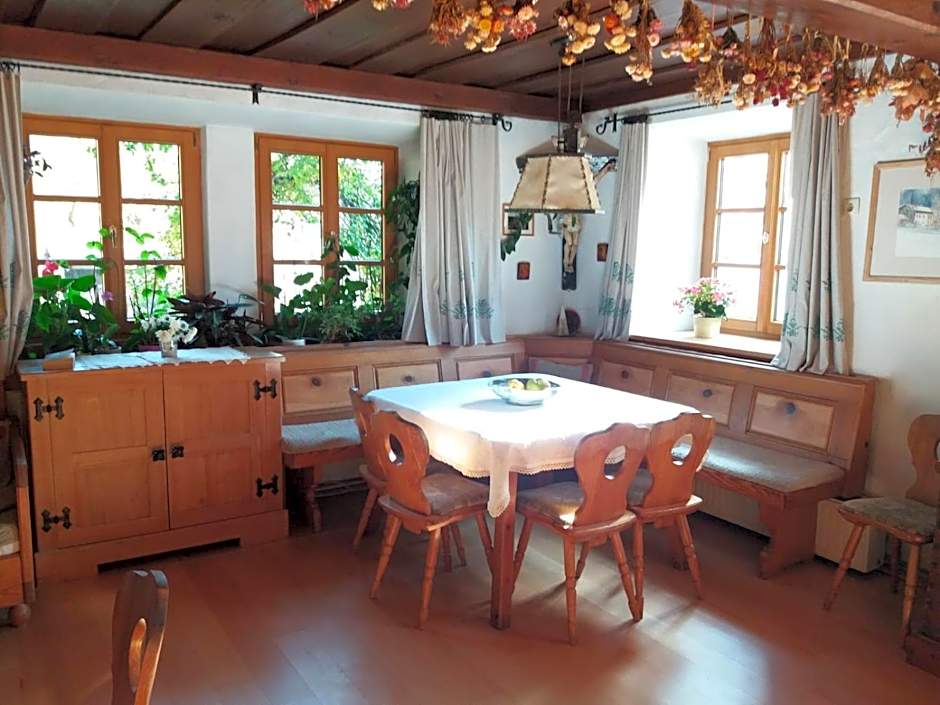 Köstlhof, Familie Hassler