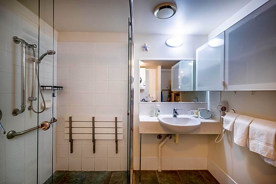 Noosa River Sandy Shores Hotel