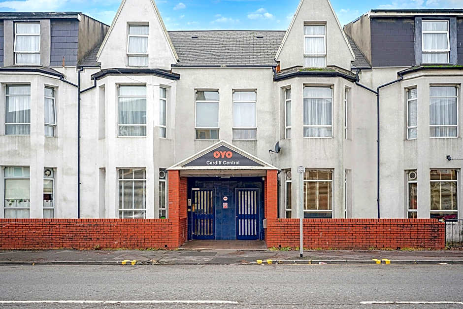 Cardiff Riverside Hotel by Belvilla