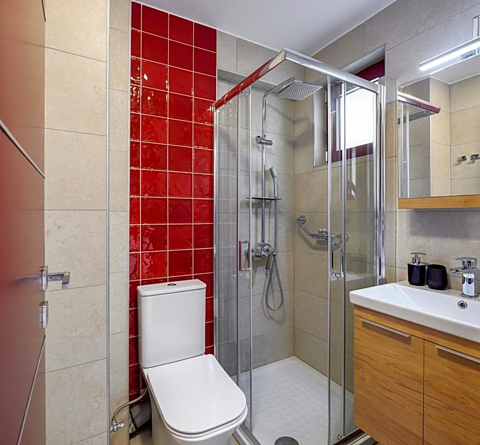 Elpiniki Luxury Rooms