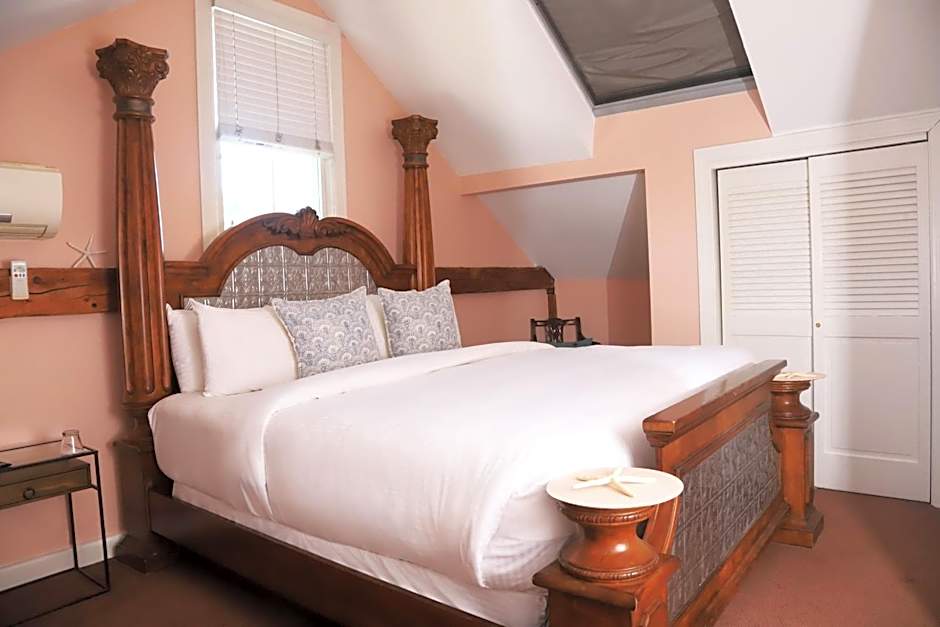 Hartstone Inn