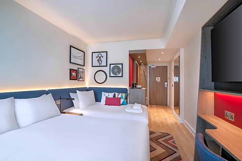 Hampton by Hilton Bath City