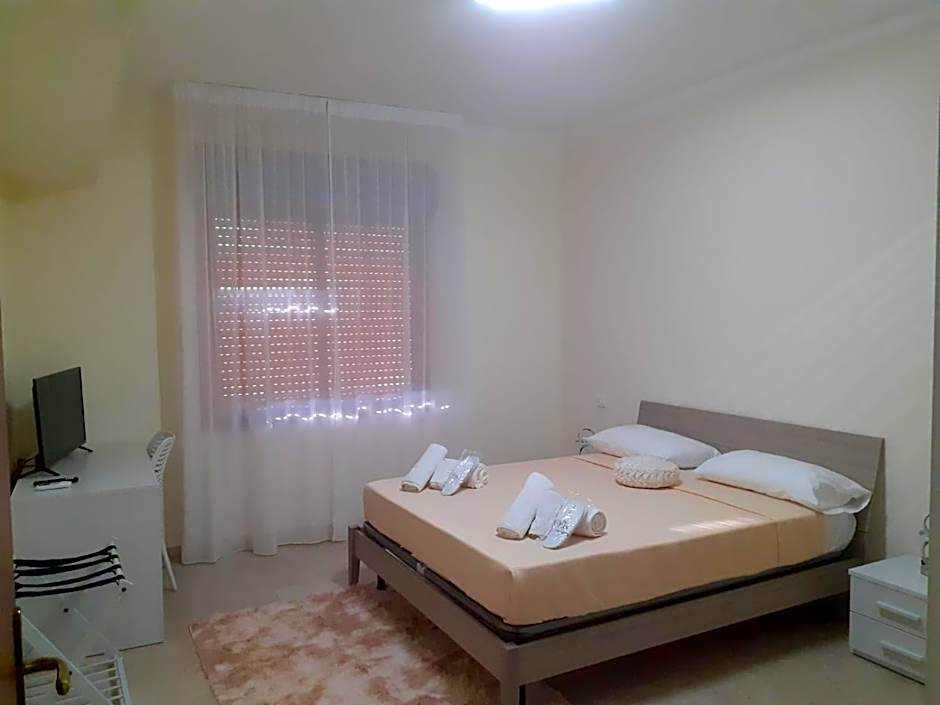 LOVELY BIANCO - Rooms & Apartment