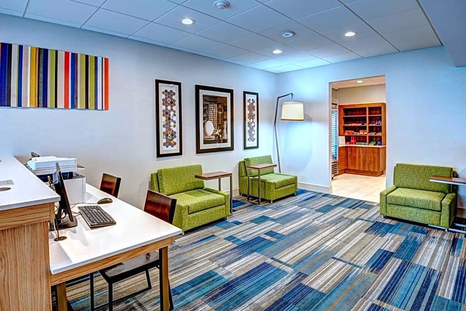 Holiday Inn Express Woodbridge By IHG