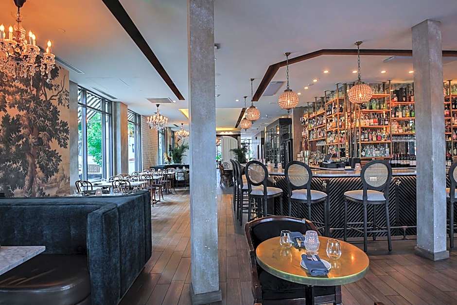 Porter Square Hotel