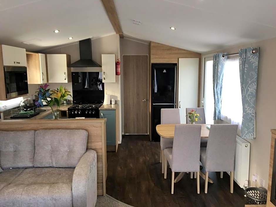 Swan View Haven, Littlesea