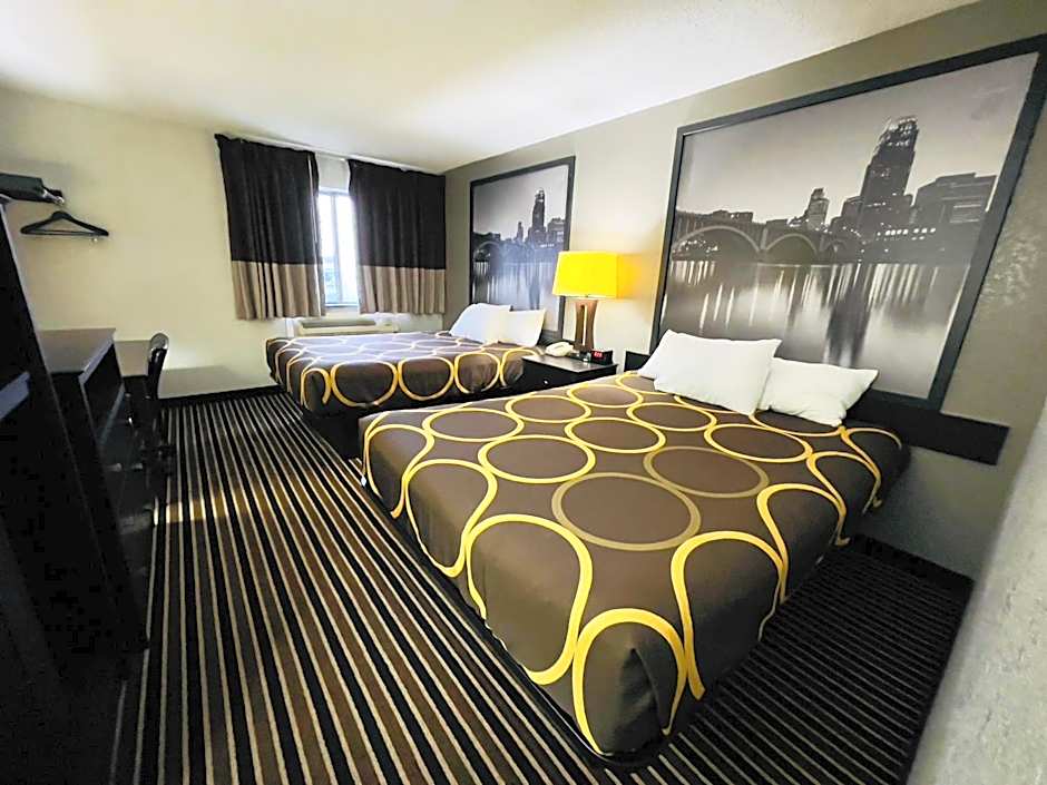 Super 8 by Wyndham Shakopee