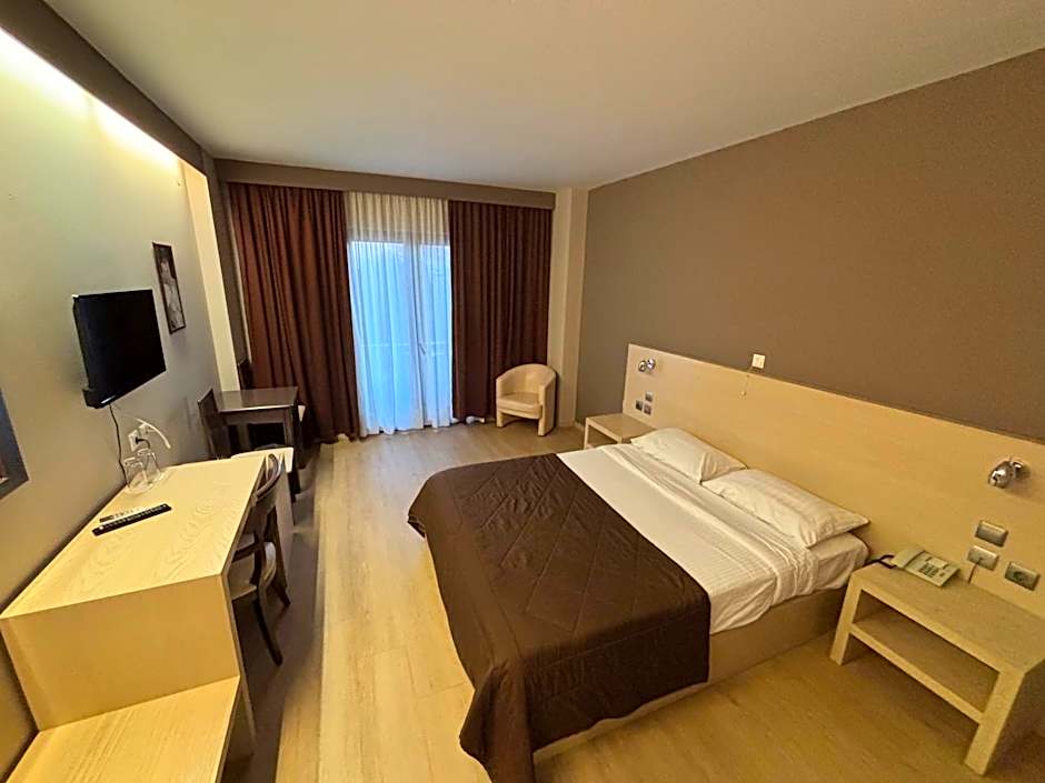Photo 1 of 19 of Single Room