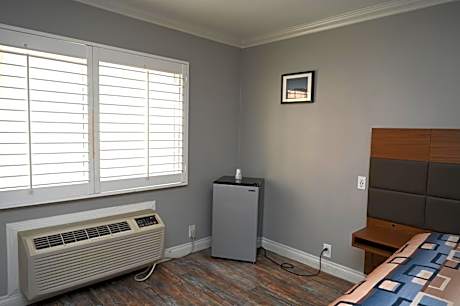 Double Room with Two Double Beds - Smoking