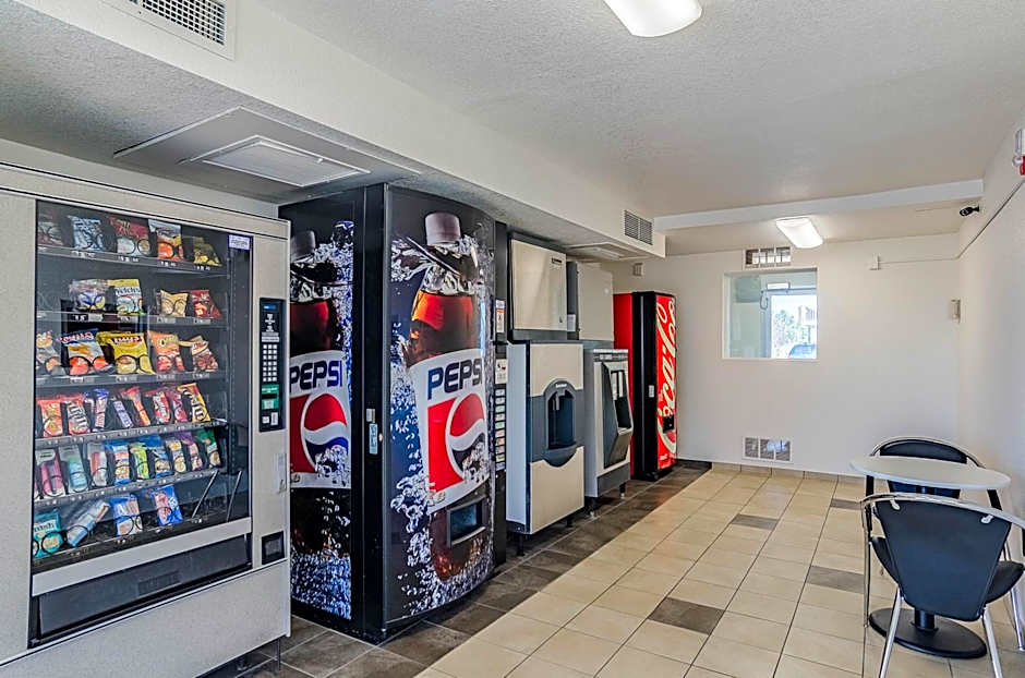 Motel 6 Cheyenne, WY