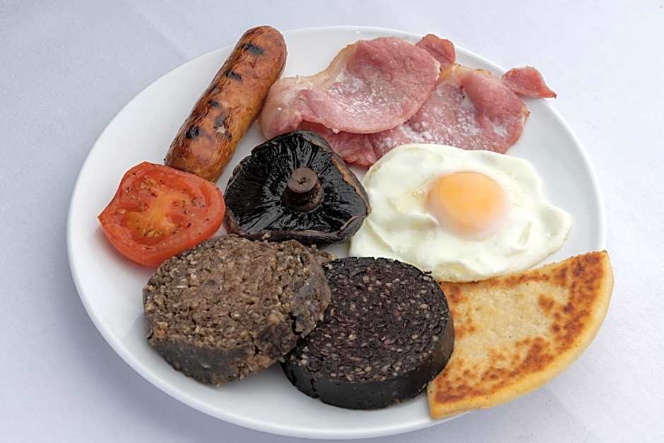 Loch Ness Clansman Hotel