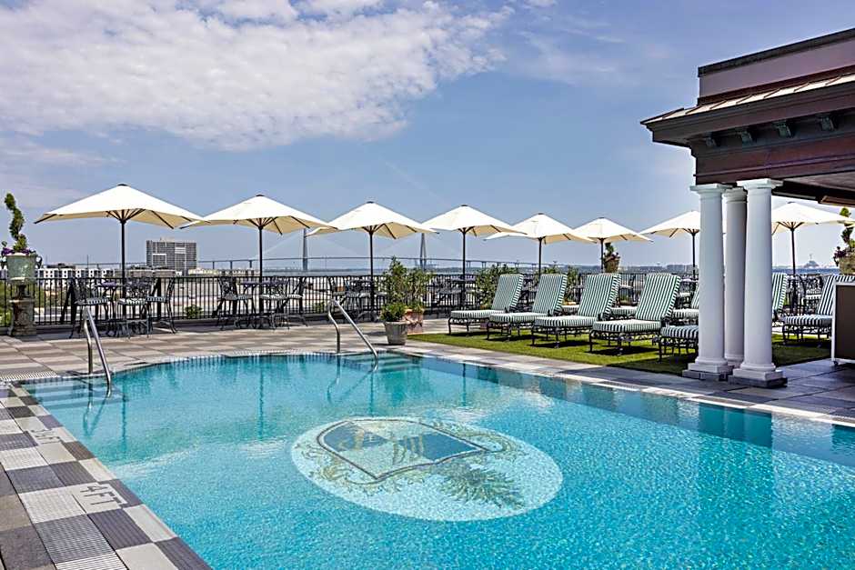 Market Pavilion Hotel