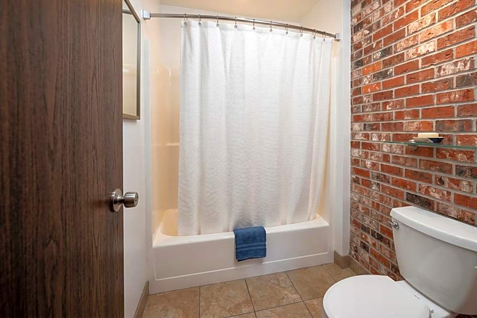 Travelers Inn by OYO Longview Kelso