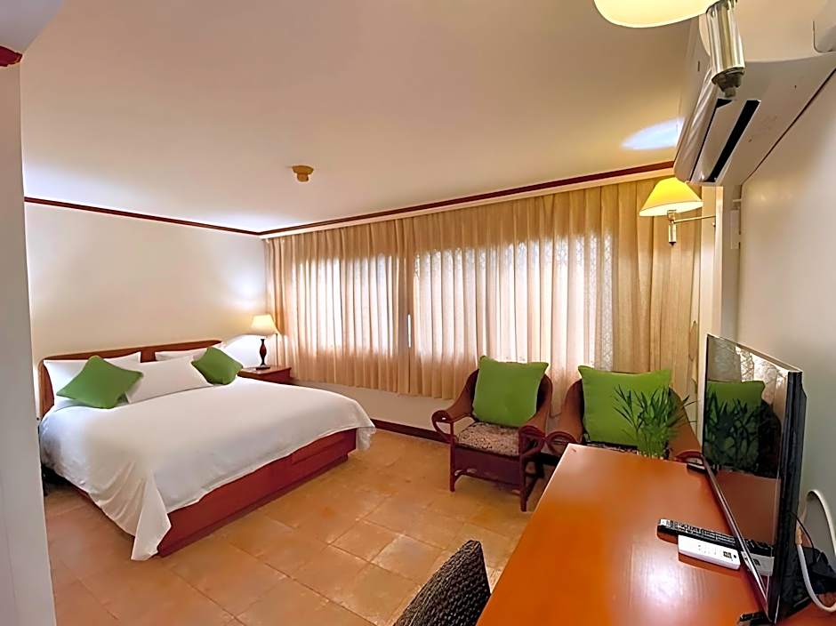 Surin Bay Inn (East Sun Properties Co., Ltd.)