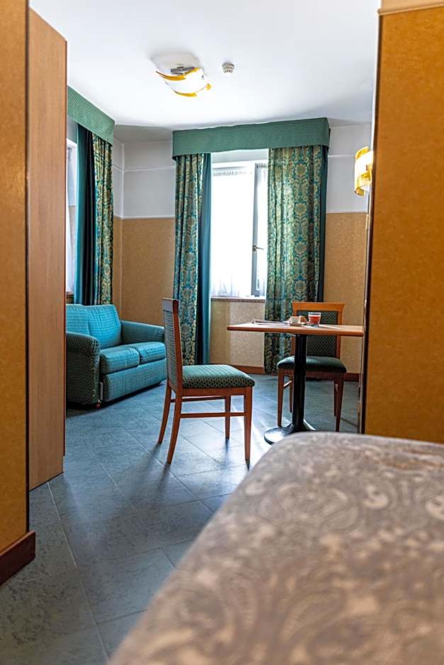 Hotel Mary