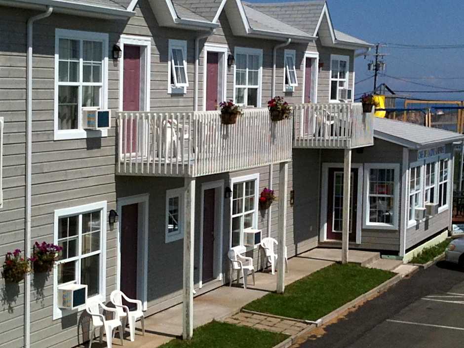 Photo 1 of 4 of Family, Sea View