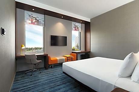 Aloft Room - King Bed (Complimentary Shuttle to Expo Metro Station & Al Maktoum International Airport)