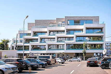 Amaris Aparthotel, Situat pe Faleza din Eforie Nord, La 2 Pași de Plajă, Apartamente Complet Utilate