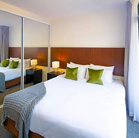 Superior One-Bedroom Apartment