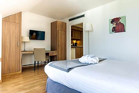 Studio Park (2 Adults)