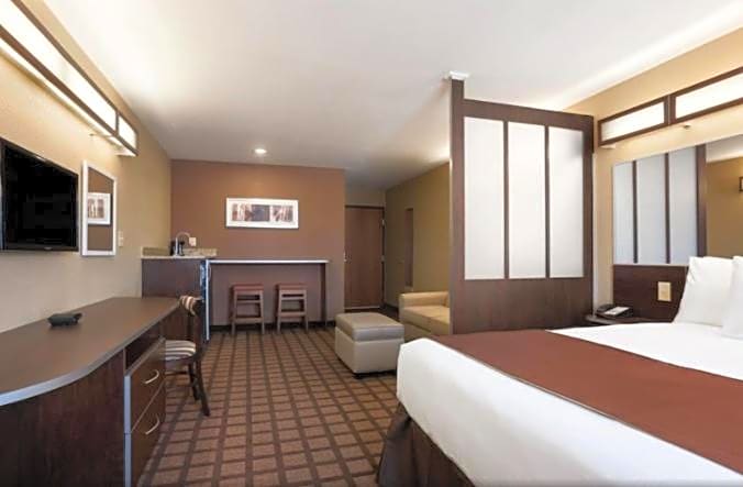 Microtel Inn & Suites Gonzales TX