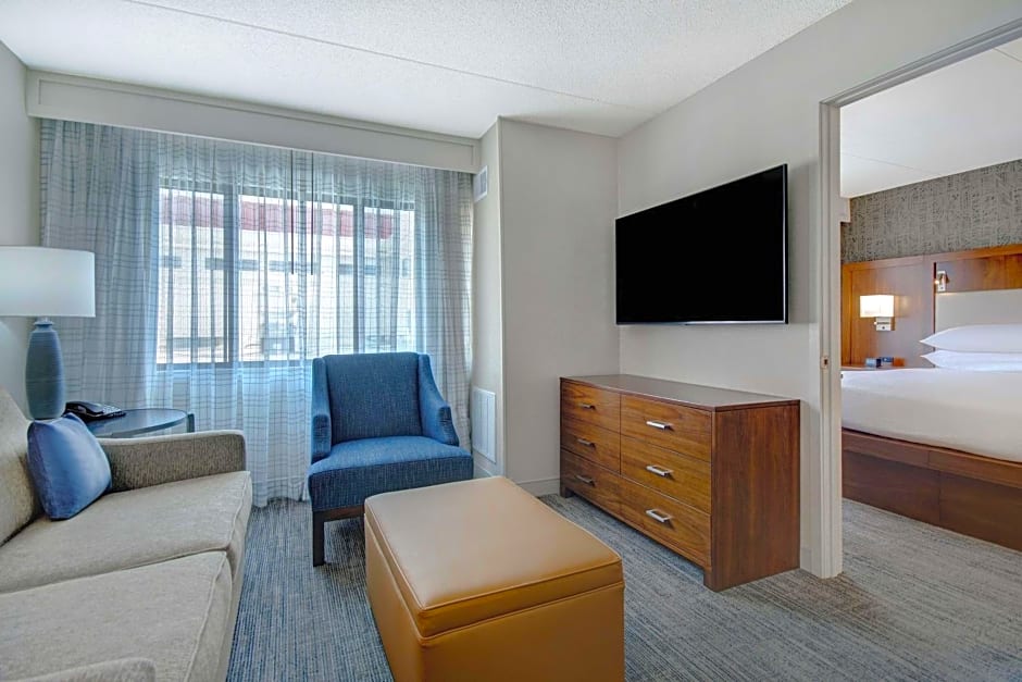 Embassy Suites By Hilton Detroit Metro Airport