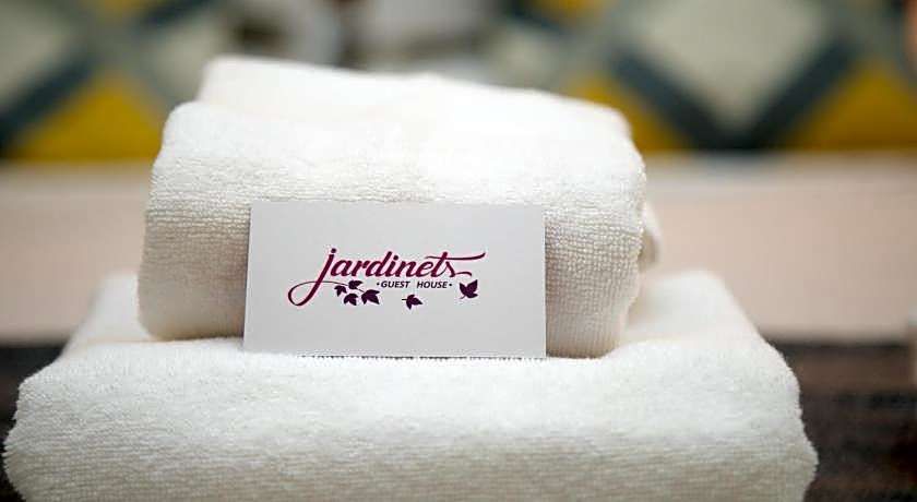 Jardinets Guest House