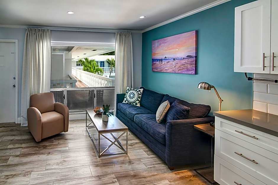 May-Dee Suites in Florida