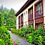 Geyserpark Village